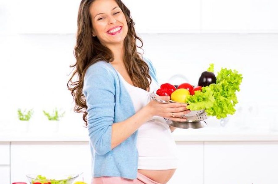 Ushqimi i shëndetshëm para shtatzënisë mund të ndikojë në fertilitet