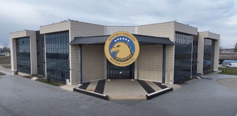 Ministria e Mbrojtjes hap konkurs për karrierë ushtarake dhe akademike