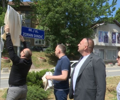 Mbulohen tabelat me emrat e rrugëve, që u vendosën nga ministrja Pacolli në Mitrovicën e Veriut