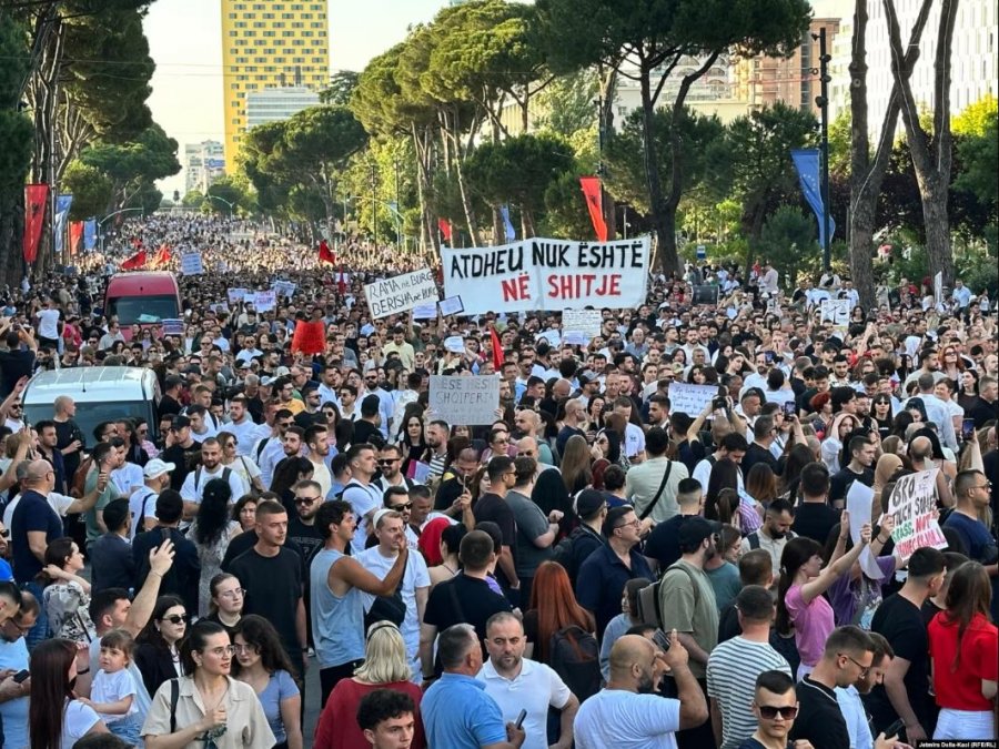 Zvërneci në qendër të vëmendjes ndërkombëtare, NYT-i raporton për protestat në Shqipëri
