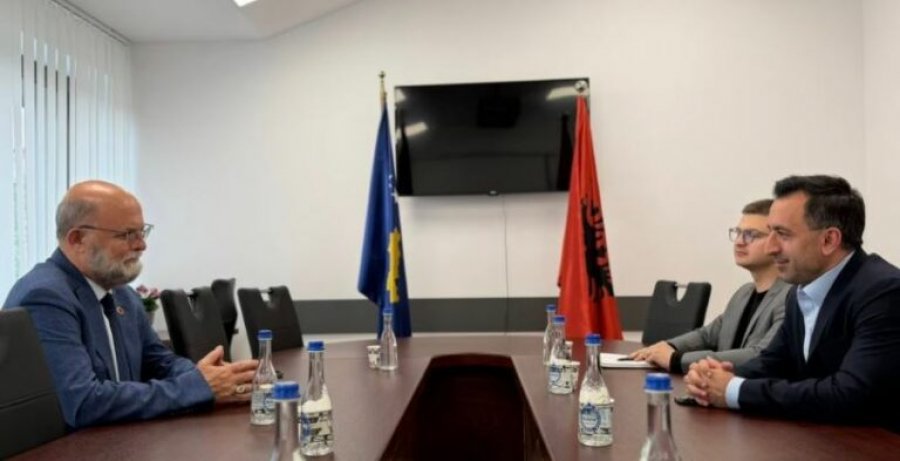 Basha dhe Malaj diskutojnë projektet infrastrukturore Kosovë-Shqipëri