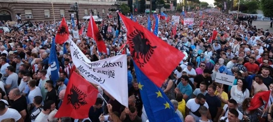 Pesë kërkesat e protestuesve: Dorëheqje e qeverisë dhe anulimi i projektit në Zvërnec