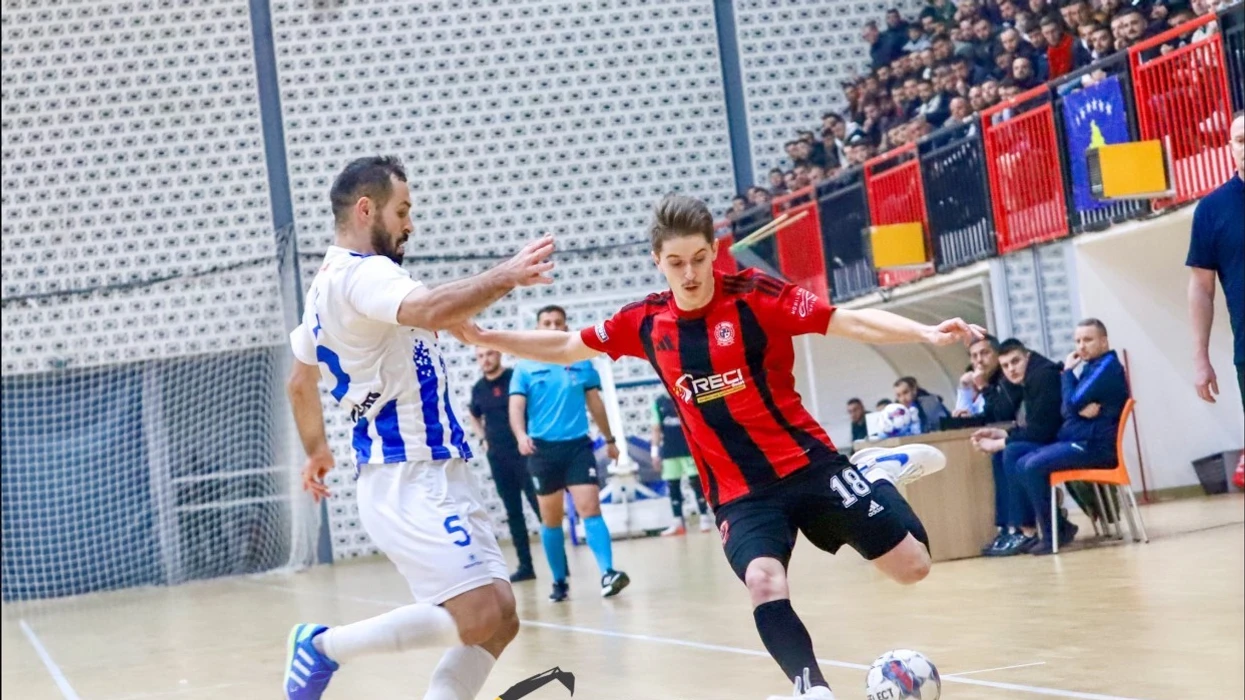 Sot, ndeshja e parë finale në futsall mes FC Drenicës dhe FC Prishtinës 01