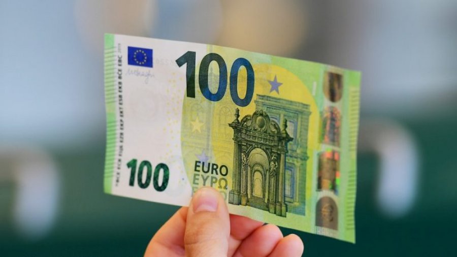 100 eurot për studentët dhe punëtorët privatë, edhe pak orë deri në mbylljen e aplikimit