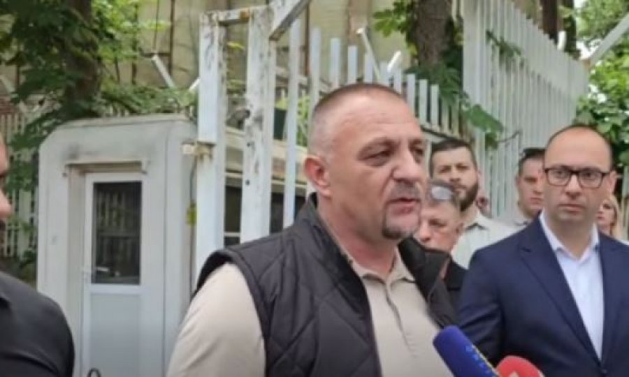 Lirohen nga stacioni policor kreu i Mitrovicës së Veriut dhe kryesuesi i Kuvendit