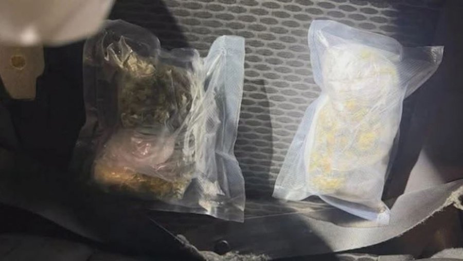 Policia sekuestron substanca të dyshuara narkotike në Prishtinë
