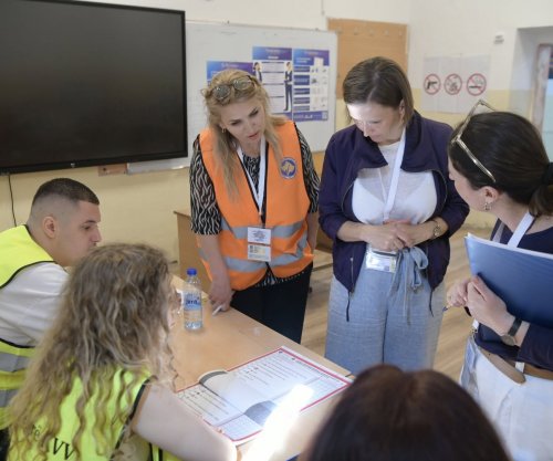 Palatova viziton qendrat e votimit në Prishtinë dhe Graçanicë, vlerëson procesin e qetë zgjedhor