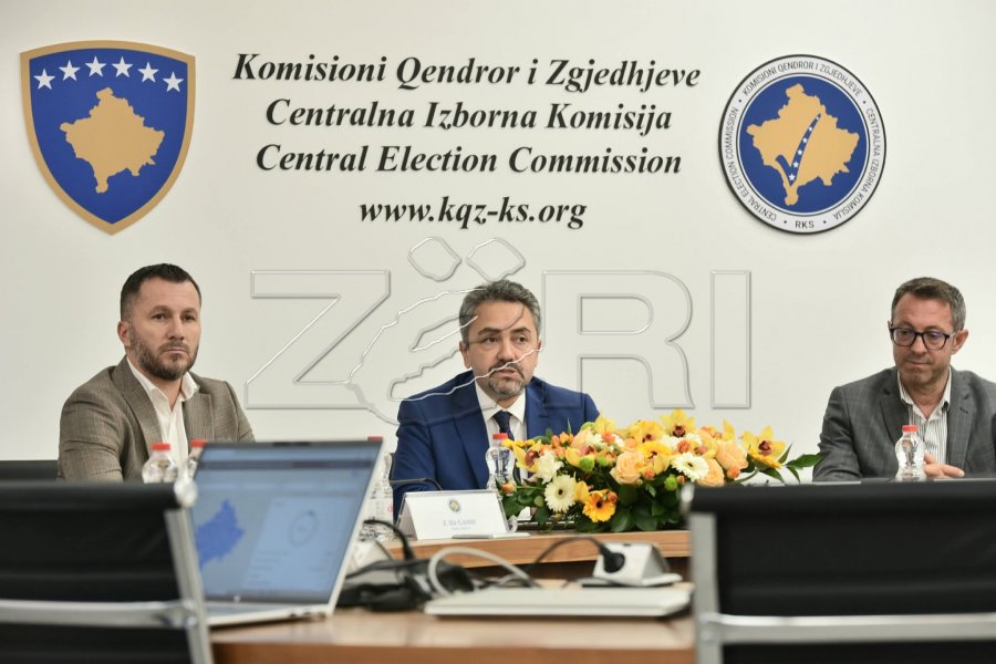 Radoniqi flet për mbarëvajtjen e procesit zgjedhor dhe pjesëmarrjen e qytetarëve deri në orën 11:00