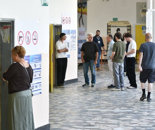 AP-ja për zgjedhjet në Kosovë: Rënia e pjesëmarrjes pasqyron zhgënjimin e votuesve