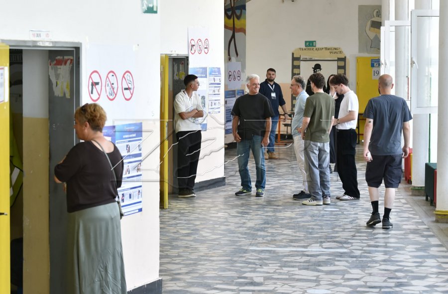 AP-ja për zgjedhjet në Kosovë: Rënia e pjesëmarrjes pasqyron zhgënjimin e votuesve