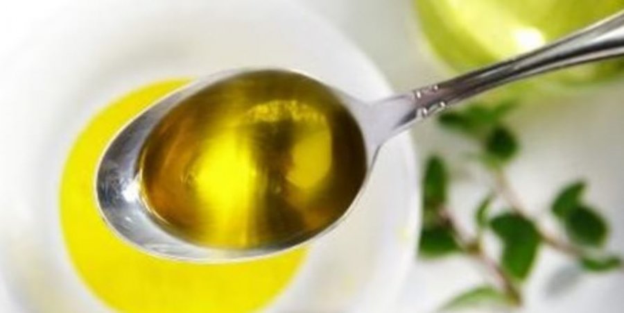 Çfarë ndodh me trupin tuaj nëse konsumoni çdo ditë një lugë vaj ulliri?