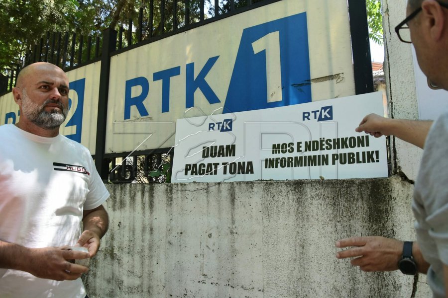 Pezullohet protesta e punëtorëve të RTK-së, pas ndarjes së mjeteve buxhetore