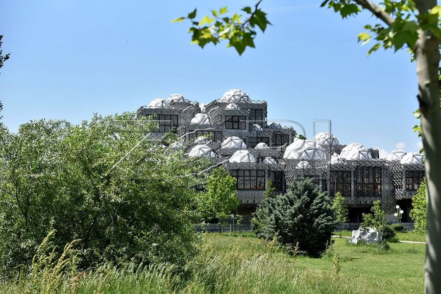 Tjetërsimi i historisë, rrezik për vendin