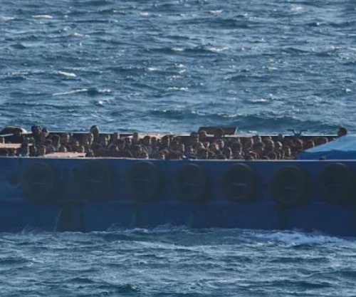 Qindra emigrantë shpëtohen në ujërat pranë Kretës