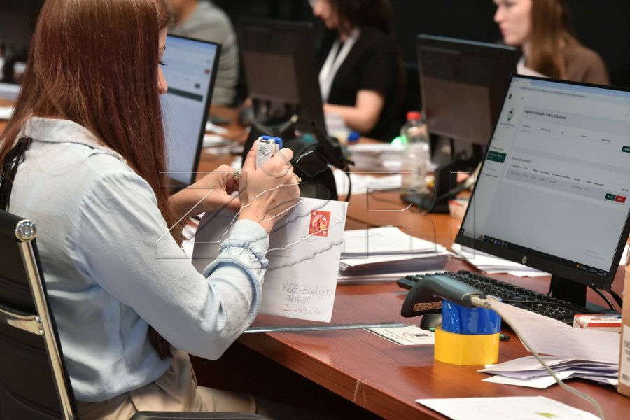 Mbi 7 mijë pako me fletëvotime nga diaspora janë verifikuar, 142 të refuzuara