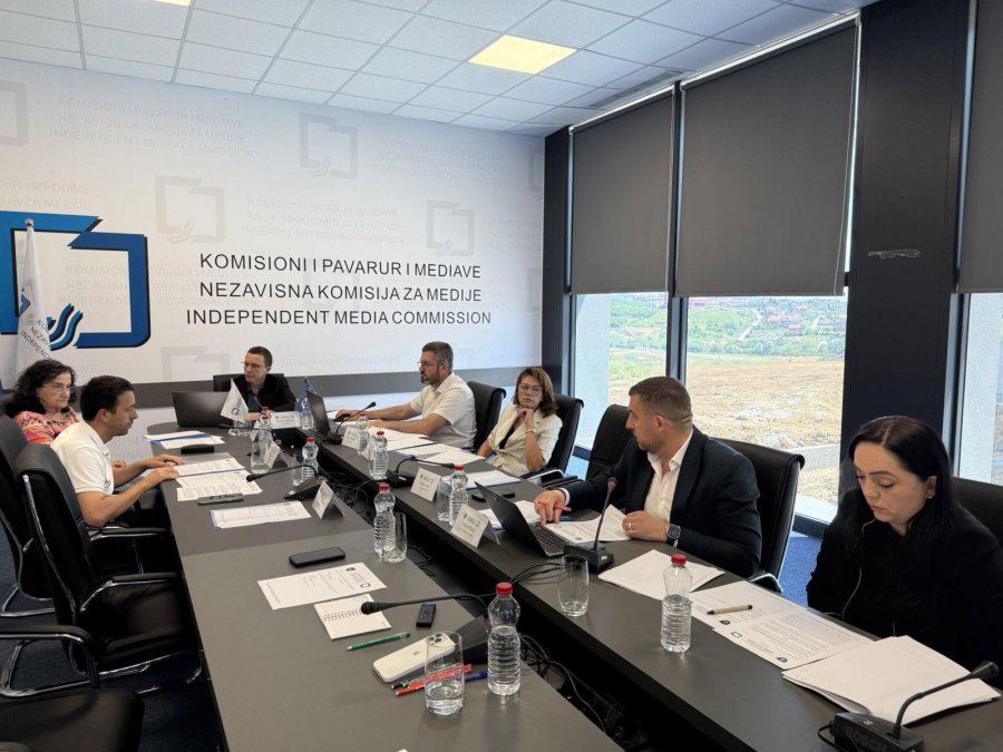 AGK-ja shprehet e alarmuar nga paralajmërimi i KPM-së për mbylljen e “Debat Plusit”