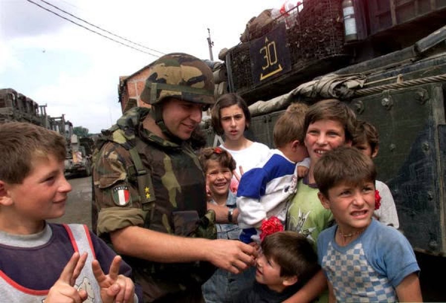 Ambasada Italiane: Italia mbetet kontingjenti më i madh i KFOR-it edhe 27 vjet pas hyrjes në Kosovë