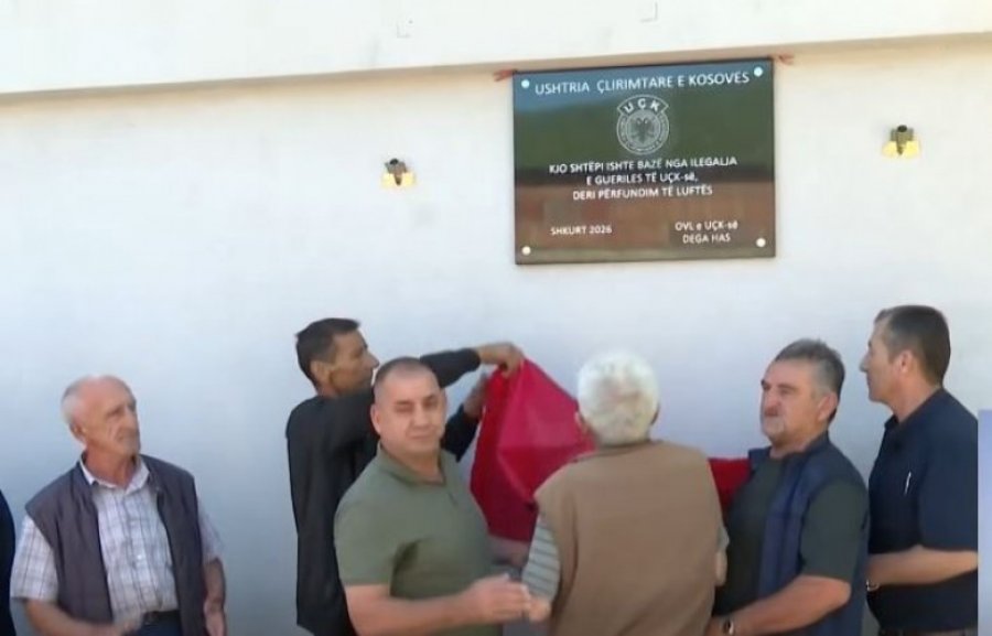 Nderohen familjet që mbështetën UÇK-në, zbulohen tri pllaka përkujtimore