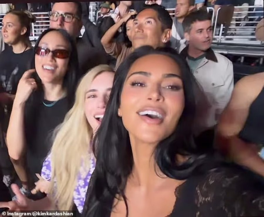 Kim Kardashian shfaqet në koncertin e Ariana Grandes në Los Angeles, pamjet bëhen virale