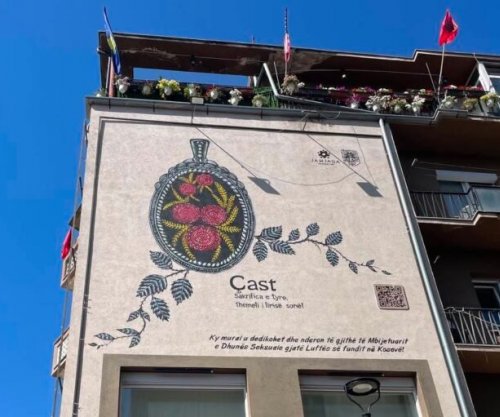 Zbulohet murali “Çast”, u dedikohet të mbijetuarve të dhunës seksuale gjatë luftës së fundit