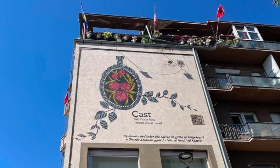 Zbulohet murali “Çast”, u dedikohet të mbijetuarve të dhunës seksuale gjatë luftës së fundit