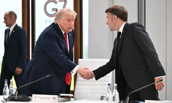 Trumpi me një orë vonesë në sesionin e mëngjesit të G7-ës dhe bën shaka: Unë jam bosi