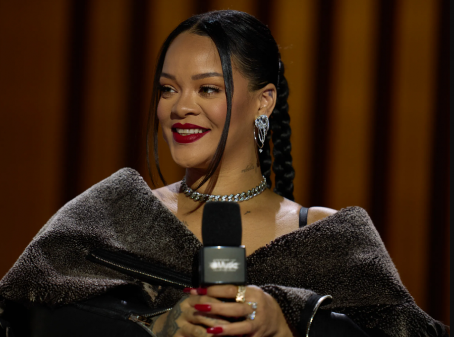 Rihanna hyn në histori, gruaja e parë me ngjyrë që arrin këtë sukses
