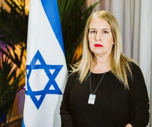Ambasadorja izraelite pas heqjes së flamurit nga protestuesit: Akt që turpëron popullin shqiptar