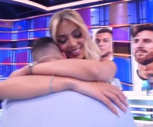 “Shkrihen akujt”, Mateo dhe Brikena përqafohen live në emision
