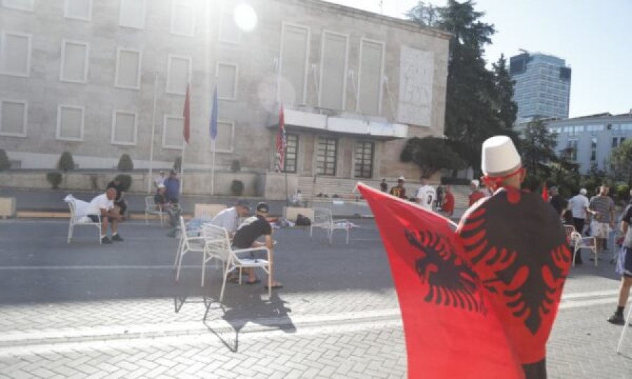 Dita e 21-të në Tiranë, protestuesit i japin ultimatum vetëm edhe sot Ramës për dorëheqje