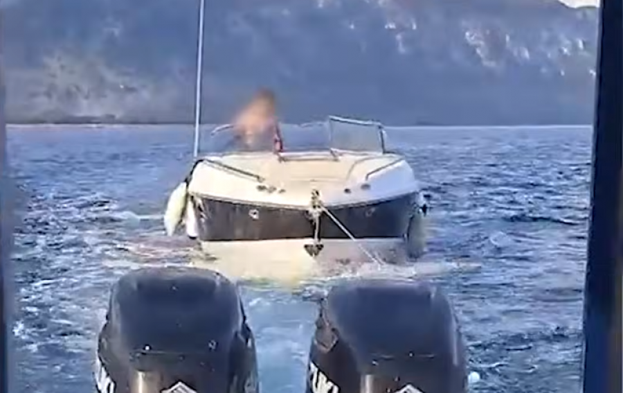 Mbetën të bllokuar në det, policia kufitare shpëton tre persona në Velipojë
