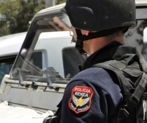Ngjarje e rëndë në Elbasan, i moshuari i hedh benzinë gruas dhe ia vë flakën