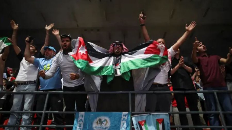 Një i vdekur e tetë të lënduar në rrëmujën në Jordani gjatë përcjelljes së ndeshjes së Botërorit