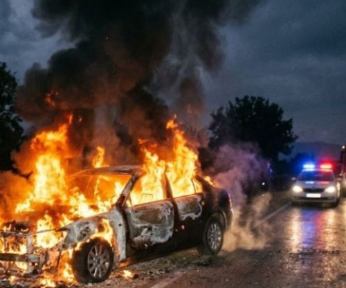 Përfshihet nga zjarri një automjet në Duhël të Suharekës