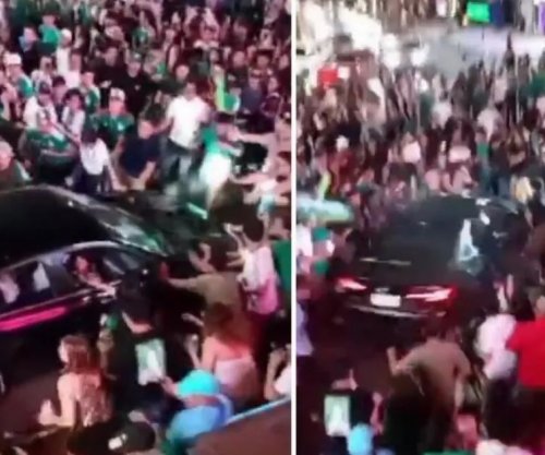 Pamje të rënda nga Meksika, vetura godet turmën gjatë festës pas fitores ndaj Çekisë