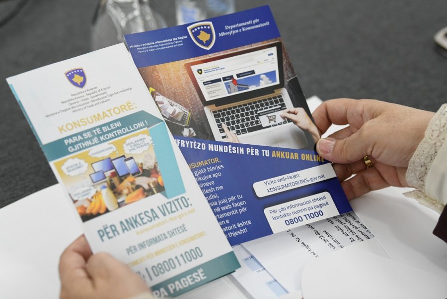 Mbi 1.500 ankesa të konsumatorëve në gjashtëmujorin e parë të vitit, më së shumti për energjinë elektrike dhe blerjet online