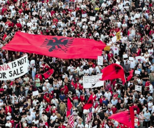 “Rama n’burg, Berisha n’burg”, Berisha komenton thirrjet ndaj tij në protestë: Klithma mjerane