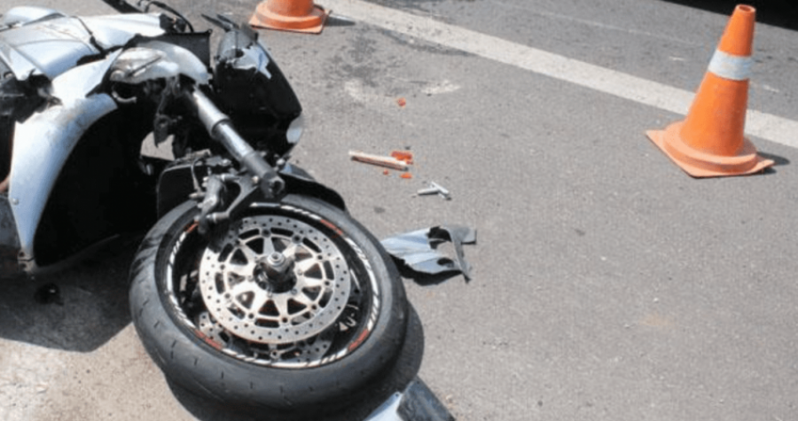 Motoçiklisti përplaset me një veturë në Novoselë, përfundon në spital