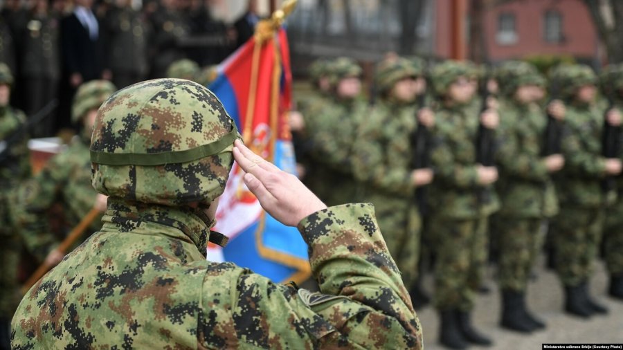 Vuçiq njofton se shërbimi i detyrueshëm ushtarak në Serbi do të nisë në mars
