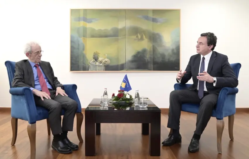 Kurti pret profesorin amerikan Daniel Serwer, diskutojnë për integrimet euroatlantike dhe sigurinë rajonale