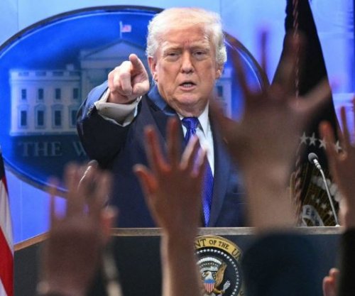 Kush do e zëvendësojë Khamenein? Trump: Do më pyesin mua kë dua