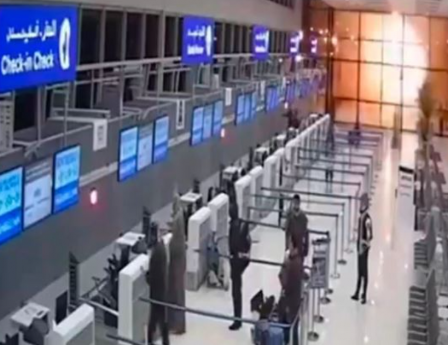 Pasagjerë dhe punonjës të shqetësuar, pamje të reja nga sulmi iranian në aeroportin e Dubait