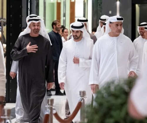 Shëtitje mes blerësve në Dubai Mall, udhëheqësit e Emirateve të Bashkuara Arabe qetësojnë qytetarët [video]