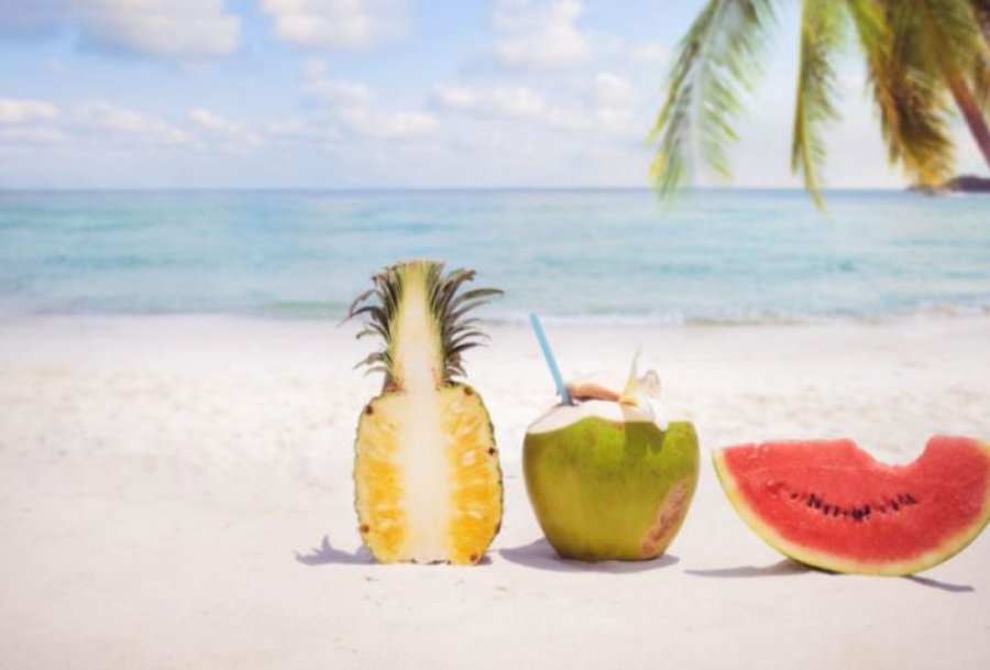 Ushqimet që mposhtin vapën