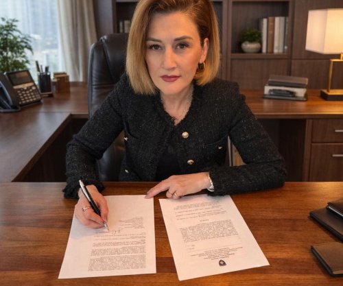 Kusari-Lila nënshkruan vendimin për caktimin e çmimeve të naftës