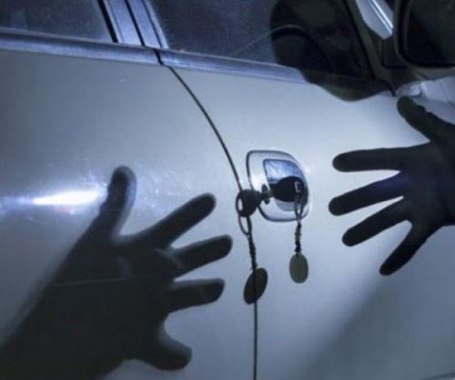 Gjakovari raporton në Polici se i janë vjedhur stoli ari nga vetura