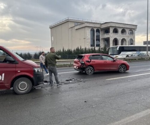 Aksident në magjistralen Prishtinë – Ferizaj, policia dhe autoambulanca në vendin e ngjarjes