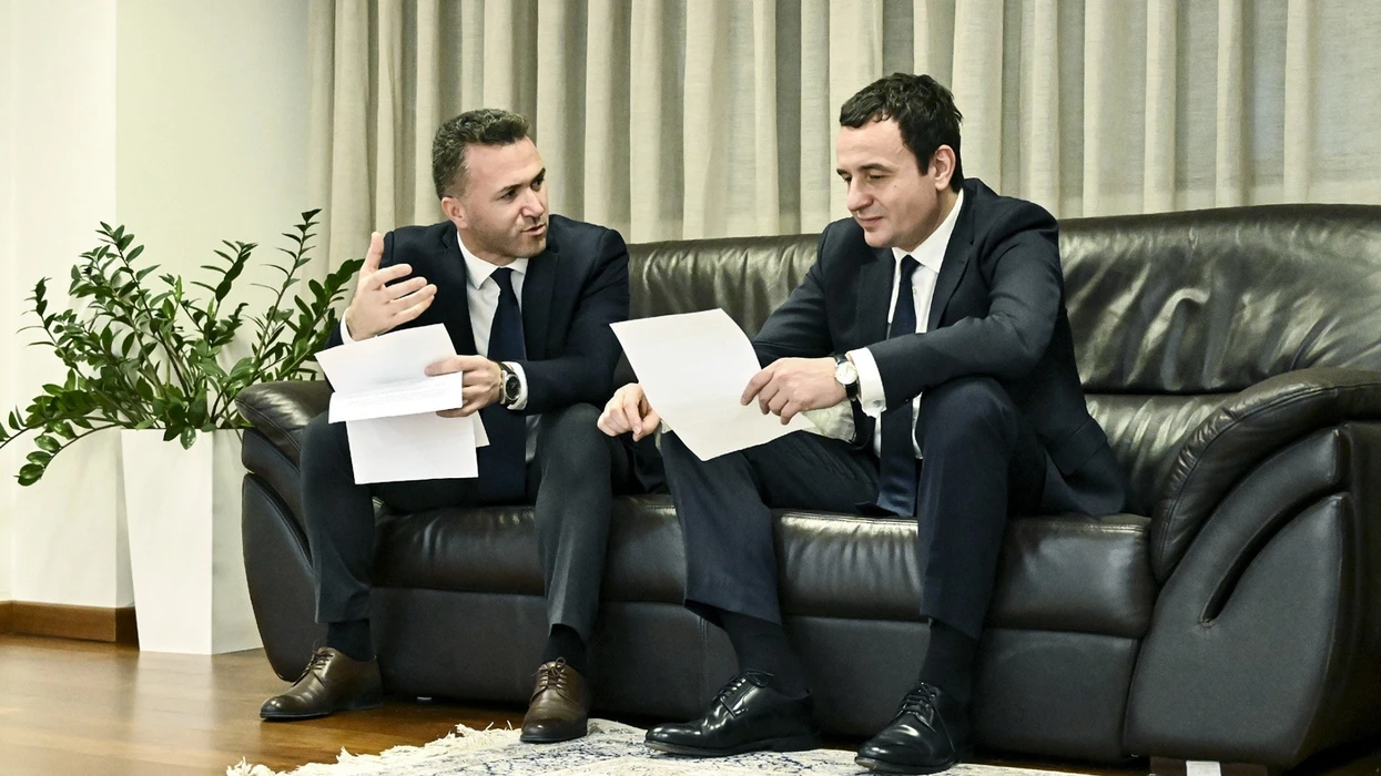 Këshilltari i Kurtit: Vetëvendosja nuk ia ka borxh Vjosa Osmanit ta bëjë presidente