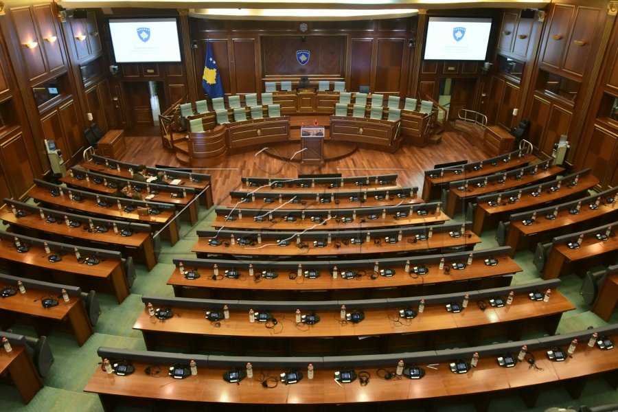 Ftohet seanca për ndryshimet kushtetuese