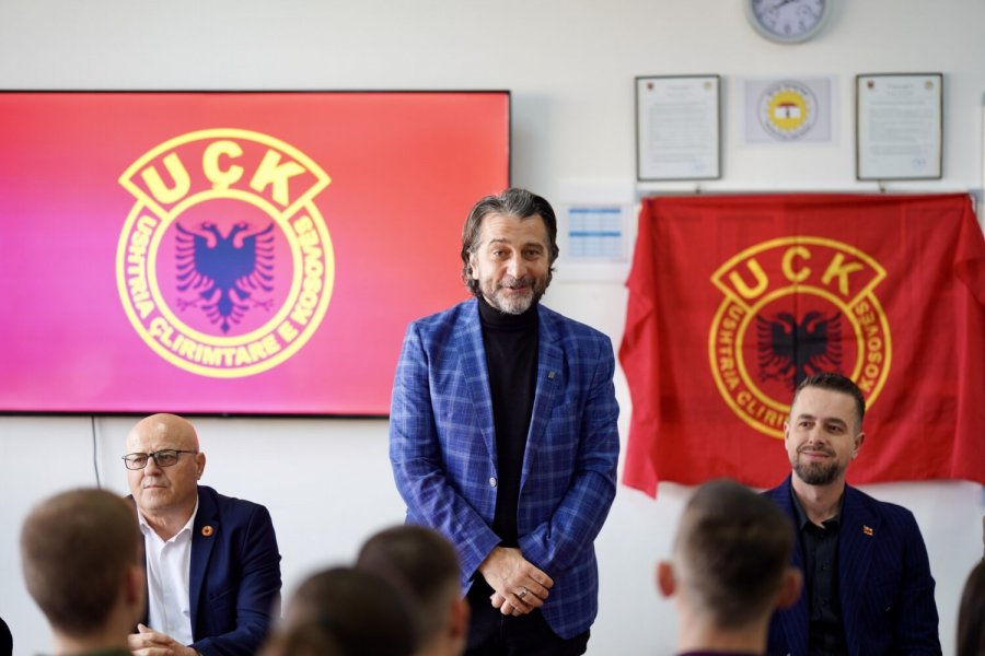 Historia e luftës në Kosovë ligjërohet në orën e parë mësimore, Rama: Familja Jashari u flijua